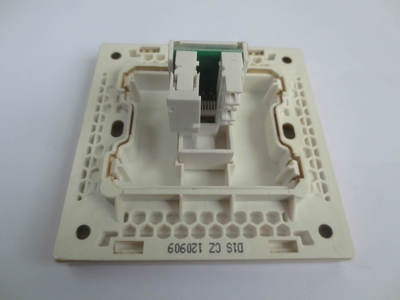 福田點(diǎn)開關(guān)正品 D1S 一款集美學(xué)與實(shí)用性于一體的86型網(wǎng)絡(luò)電腦插座